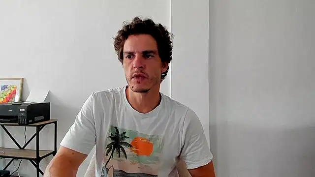 Snapshot of HeteroOli chatting on July 20, 9:45 am HeteroOli online show from July 20, 9:45 am