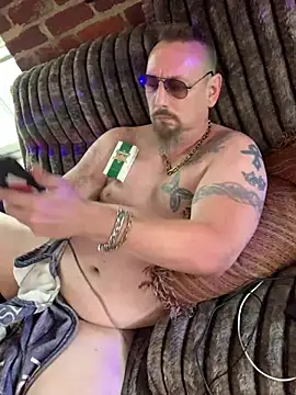 Snapshot of Littledick007007 chatting on July 29, 11:08 am Littledick007007 online show from July 29, 11:08 am
