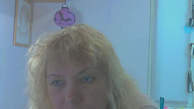 Snapshot of Lusi-777 chatting on May 10, 2:33 pm Lusi-777 online show from May 10, 2:33 pm
