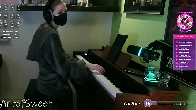 Snapshot of ArtofSweet chatting on December 9, 12:12 am ArtofSweet online show from December 9, 12:12 am