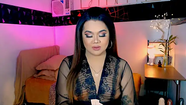 asiankatyhuge online show from October 27, 9:30 pm