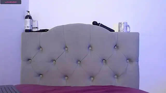 Red-moon1 online show from January 6, 3:19 pm