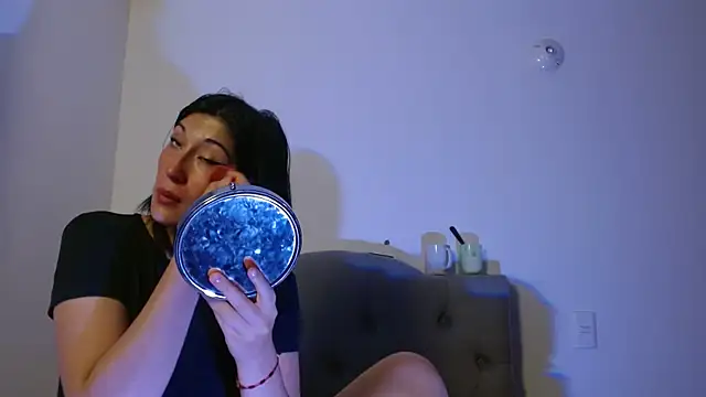 Red-moon1 online show from February 11, 1:09 pm