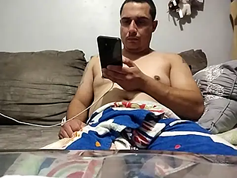 Snapshot of thickcocklatino chatting on October 25, 12:29 am thickcocklatino online show from October 25, 12:29 am