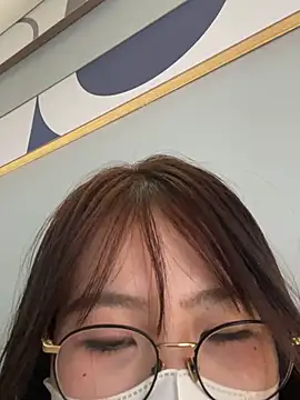 Onee-Chew online show from April 21, 1:42 am