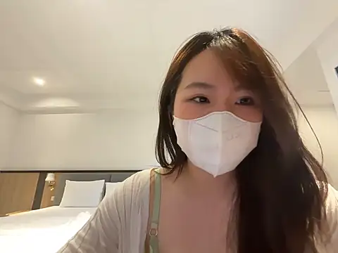 Snapshot of Onee-Chew chatting on June 25, 2:33 am Onee-Chew online show from June 25, 2:33 am