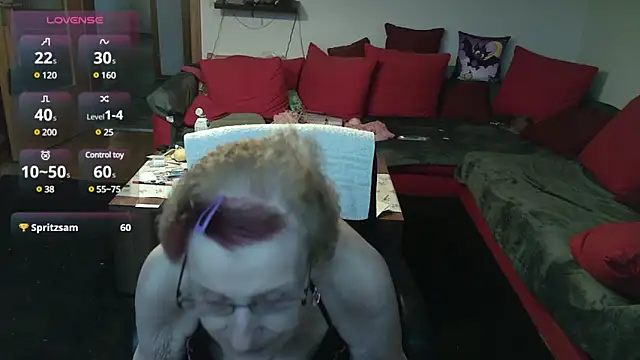 HeisseomaOriginal online show from February 11, 8:15 am