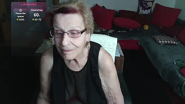 HeisseomaOriginal online show from November 2, 8:17 am