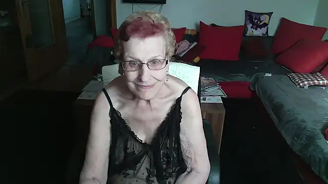 HeisseomaOriginal online show from April 16, 7:09 am