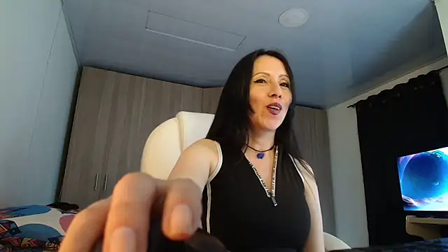 Snapshot of Selene93 chatting on May 10, 7:41 pm Selene93 online show from May 10, 7:41 pm
