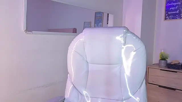 bluee hazell online show from April 21, 11:49 am