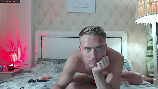 Snapshot of redheadxxl chatting on October 23, 10:25 am redheadxxl online show from October 23, 10:25 am