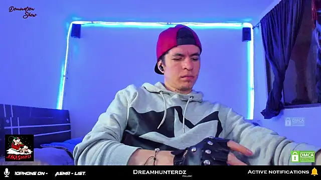 Snapshot of Headhunterdz chatting on December 26, 10:52 pm Headhunterdz online show from December 26, 10:52 pm
