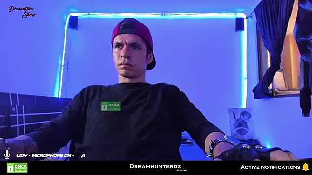 Snapshot of Headhunterdz chatting on January 11, 9:57 pm Headhunterdz online show from January 11, 9:57 pm