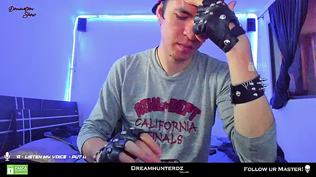 Snapshot of Headhunterdz chatting on January 23, 10:54 pm Headhunterdz online show from January 23, 10:54 pm