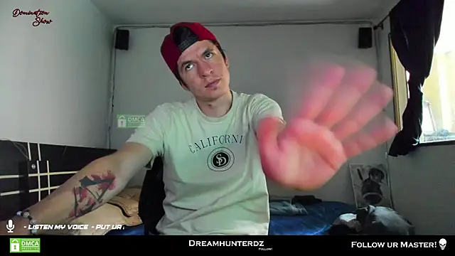 Snapshot of Headhunterdz chatting on February 3, 9:39 pm Headhunterdz online show from February 3, 9:39 pm