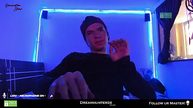 Snapshot of Headhunterdz chatting on March 8, 8:03 pm Headhunterdz online show from March 8, 8:03 pm