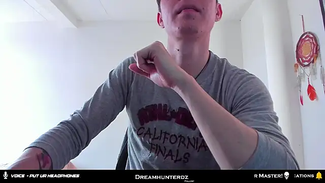 Snapshot of Headhunterdz chatting on October 21, 8:09 pm Headhunterdz online show from October 21, 8:09 pm