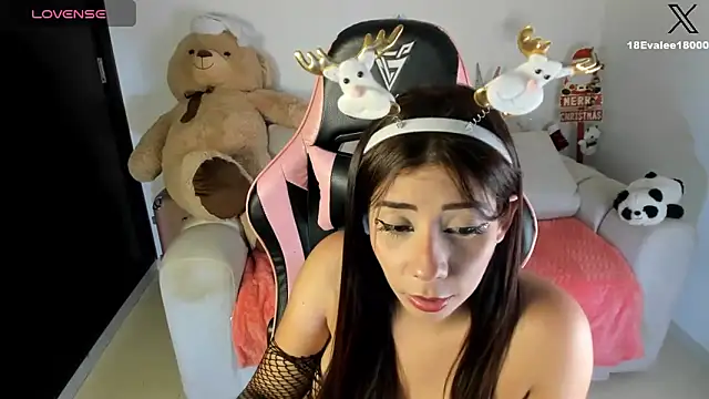 eval lee18 online show from December 23, 3:07 am