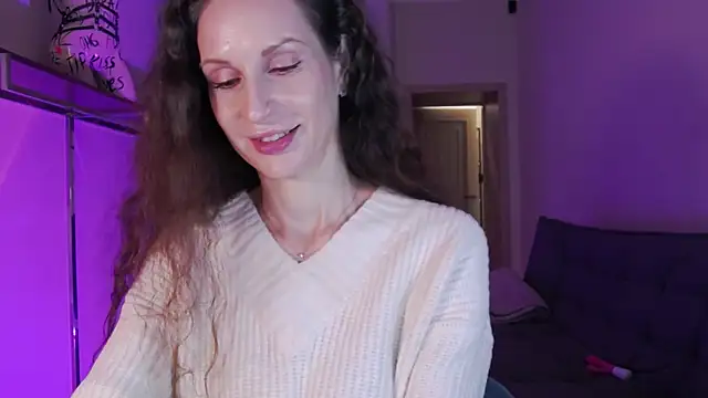 Snapshot of Mila_Anders chatting on October 5, 4:44 am Mila Anders online show from October 5, 4:44 am