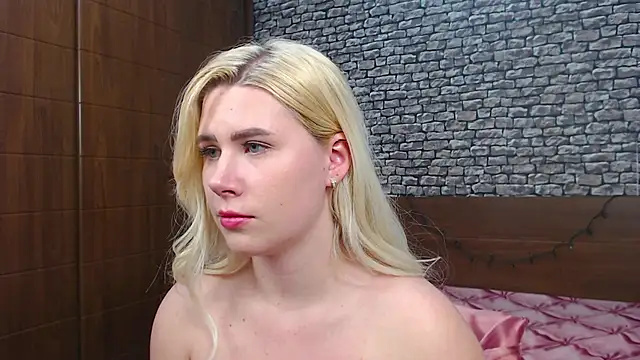 CuteBlondeMe online show from March 9, 8:52 pm