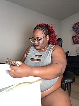 Snapshot of SexyHugeblackTitties chatting on November 12, 8:30 pm SexyHugeblackTitties online show from November 12, 8:30 pm