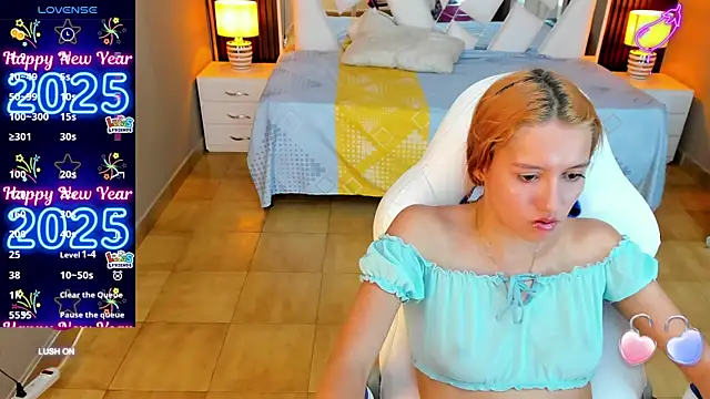 Snapshot of Linda4Petite chatting on January 19, 7:15 pm Linda4Petite online show from January 19, 7:15 pm