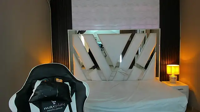 Linda4Petite online show from March 25, 6:14 pm