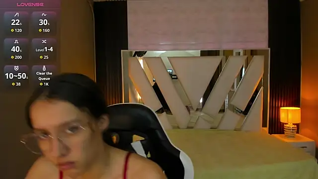 Linda4Petite online show from March 27, 6:29 pm