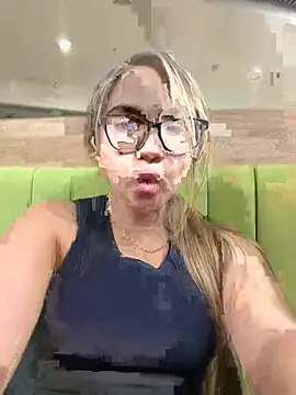 Snapshot of NatashaCruz- chatting on May 28, 12:41 am NatashaCruz- online show from May 28, 12:41 am