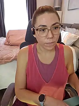 Ellie-L-Elizabeth online show from December 4, 5:33 pm