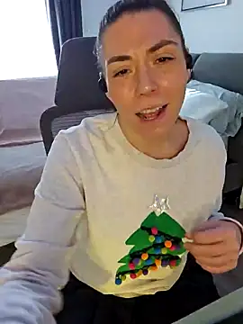 Ellie-L-Elizabeth online show from December 20, 4:14 pm