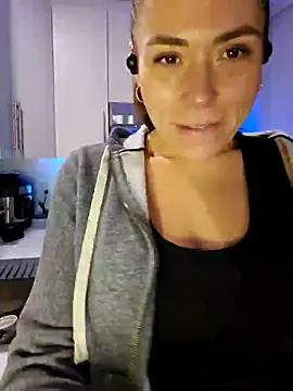 Ellie-L-Elizabeth online show from January 9, 11:58 am