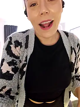 Ellie-L-Elizabeth online show from February 6, 1:10 pm