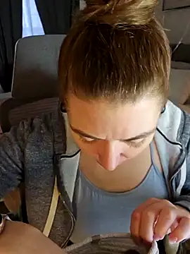 Ellie-L-Elizabeth online show from February 11, 12:16 pm