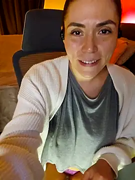 Ellie-L-Elizabeth online show from February 25, 1:20 am