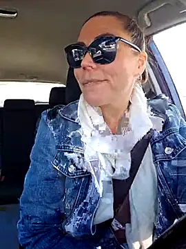 Ellie-L-Elizabeth online show from March 22, 2:03 pm