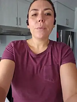 Ellie-L-Elizabeth online show from September 24, 5:27 pm