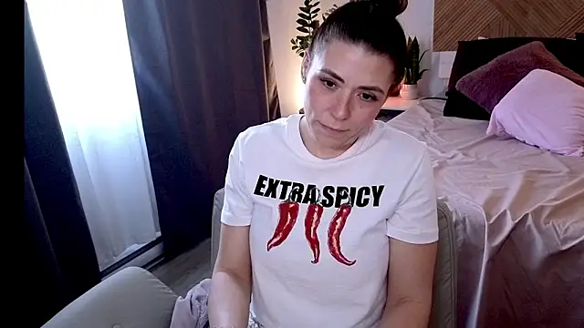 Ellie-L-Elizabeth online show from April 23, 7:38 pm