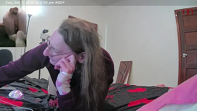 Snapshot of CDAdalyn chatting on October 7, 2:31 am CDAdalyn online show from October 7, 2:31 am