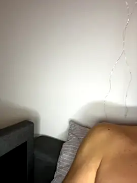 Snapshot of Andreashow chatting on November 10, 1:04 am Andreashow online show from November 10, 1:04 am