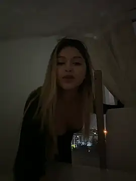 lunablossom  online show from March 8, 1:06 am