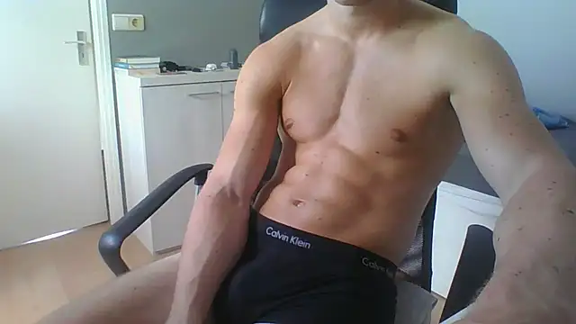 Snapshot of RamonJoosse2002 chatting on May 11, 2:45 pm RamonJoosse2002 online show from May 11, 2:45 pm