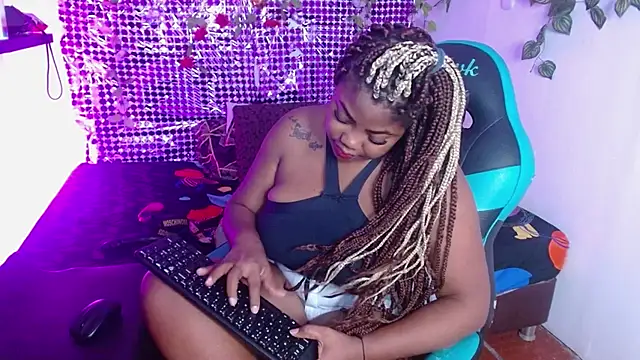 niawk  online show from November 25, 4:40 pm