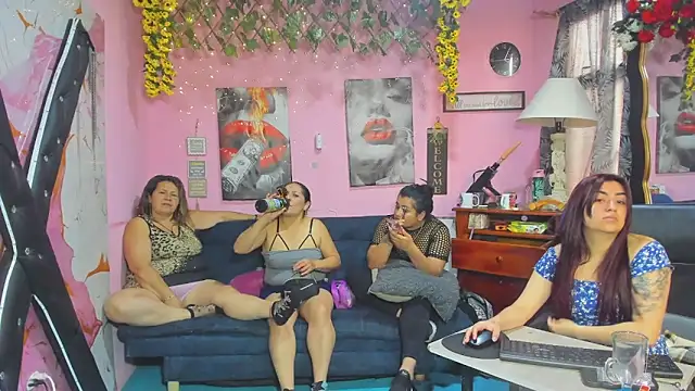 lesbiancuple online show from April 23, 12:29 pm