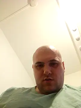 mario890605 online show from February 6, 10:46 pm