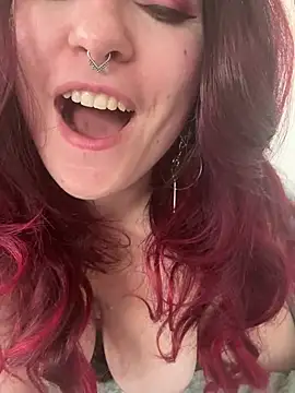 Snapshot of LunaMoongirl chatting on December 20, 1:22 pm LunaMoongirl online show from December 20, 1:22 pm