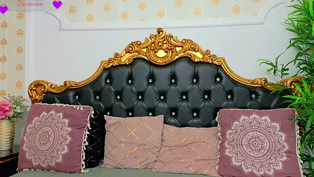 KarinaNoir online show from April 21, 3:57 am