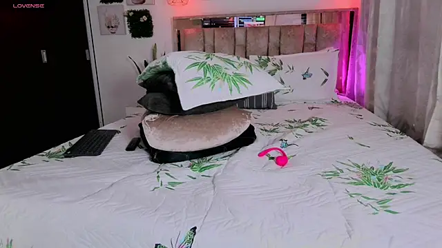 Dulce Morrys online show from April 19, 6:10 pm