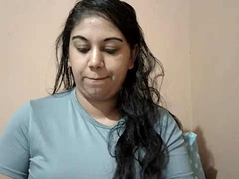 bellachow10 online show from April 12, 6:02 pm